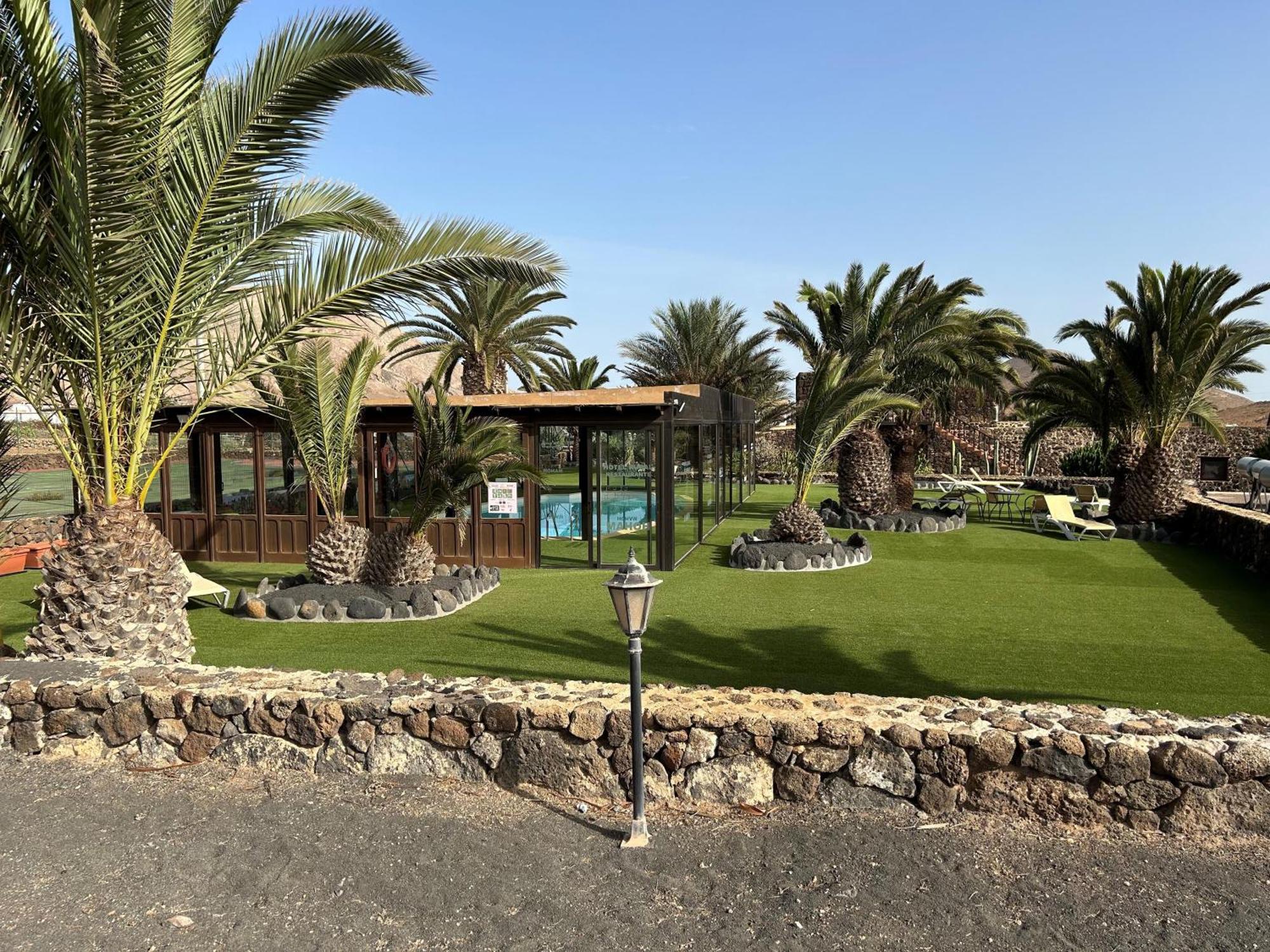 Hotel Rural Restaurante Mahoh Villaverde  Exterior photo