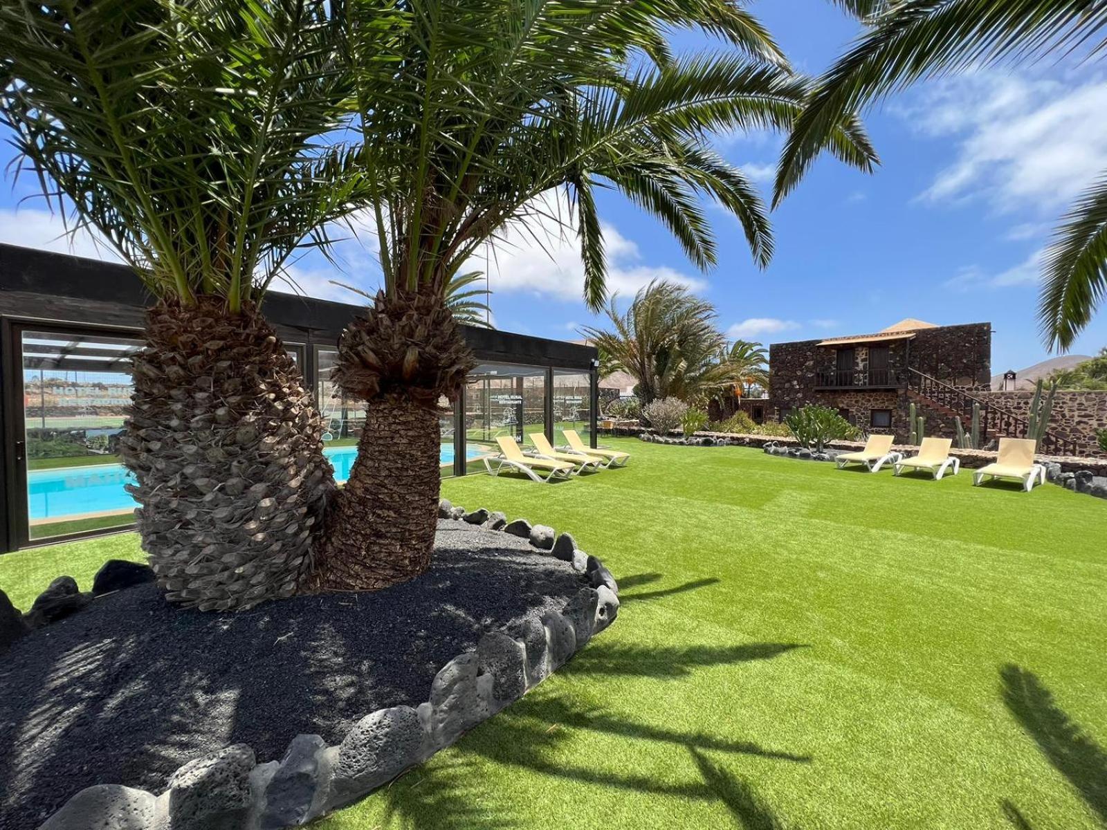 Hotel Rural Restaurante Mahoh Villaverde  Exterior photo