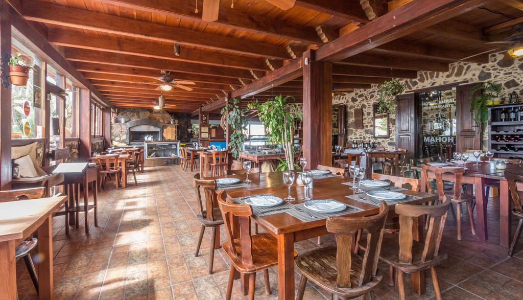 Hotel Rural Restaurante Mahoh Villaverde  Exterior photo